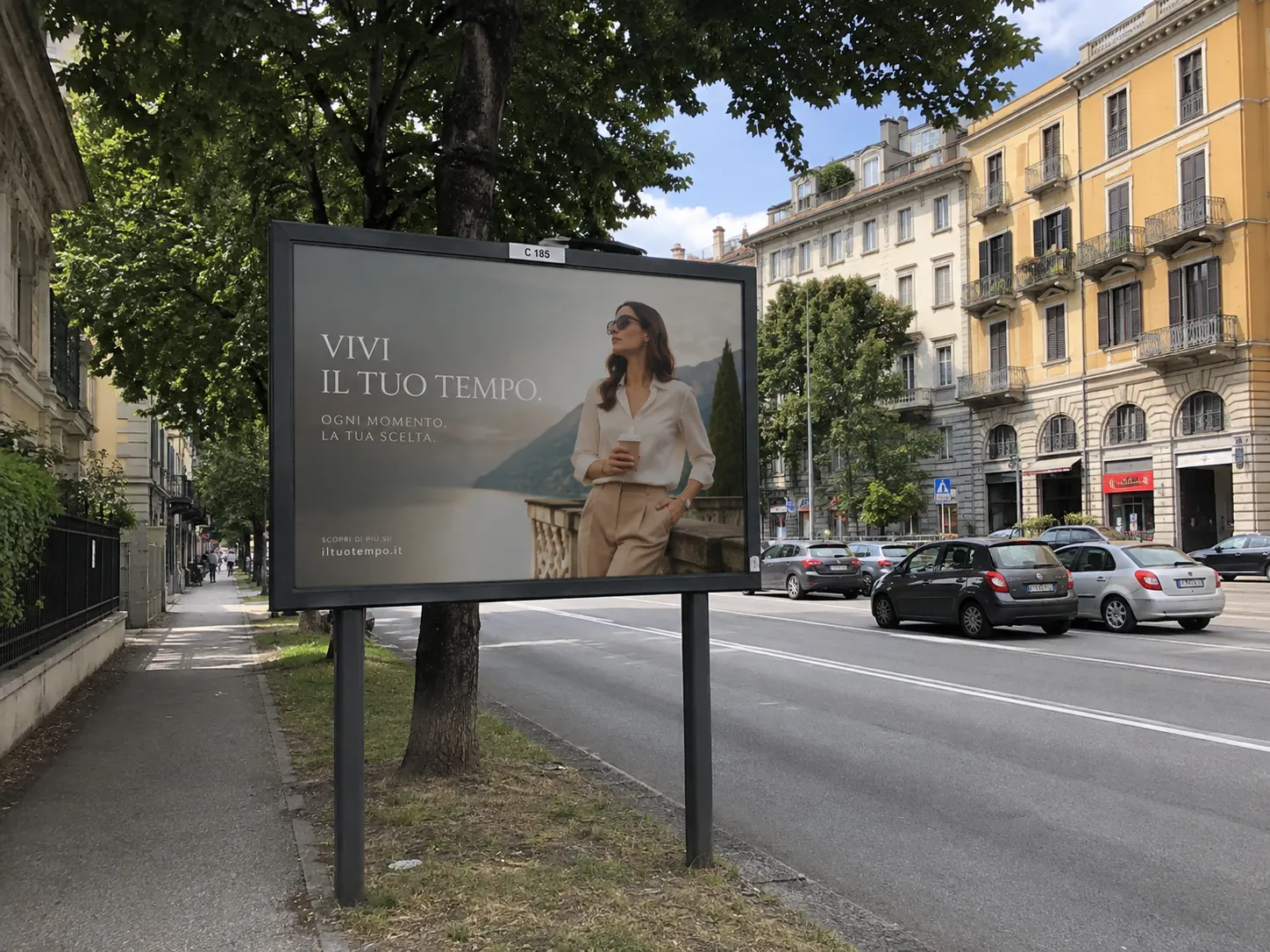 Impianto pubblicitario 3x2 collocato in un contesto urbano
